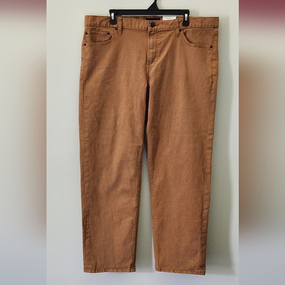 👖 Men’s Tan Jeans – Size 38x30, NWT, Classic Fit, Versatile Style - Picture 1 of 11